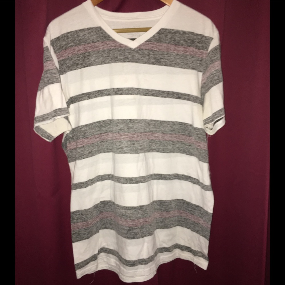 Men’s XL V neck stripe T-shirt